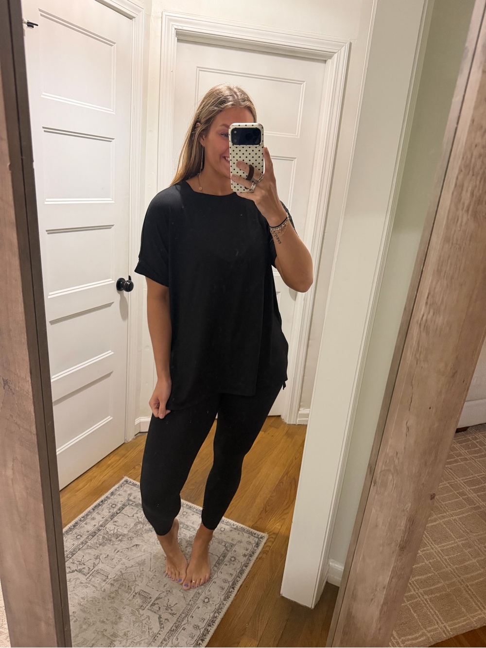 Zenana Outfitters Black Short-Sleeve Top and Cropped Leggings Set